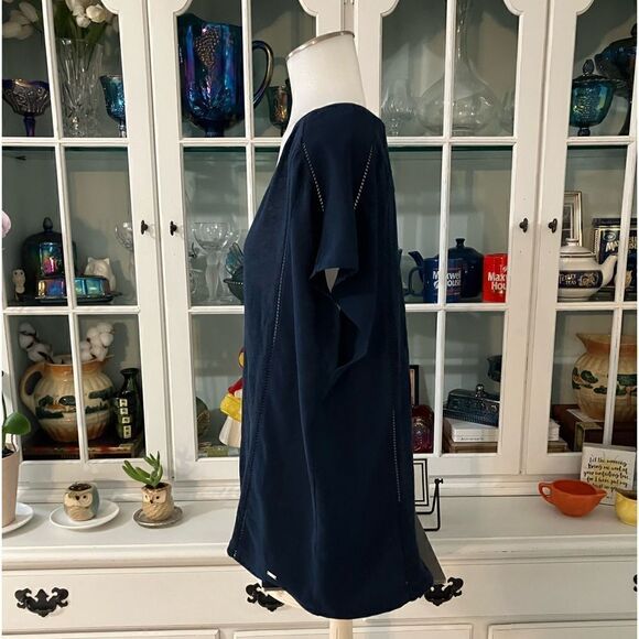 Tommy Hilfiger | Navy V-Neck Top | Large - Picture 3 of 10